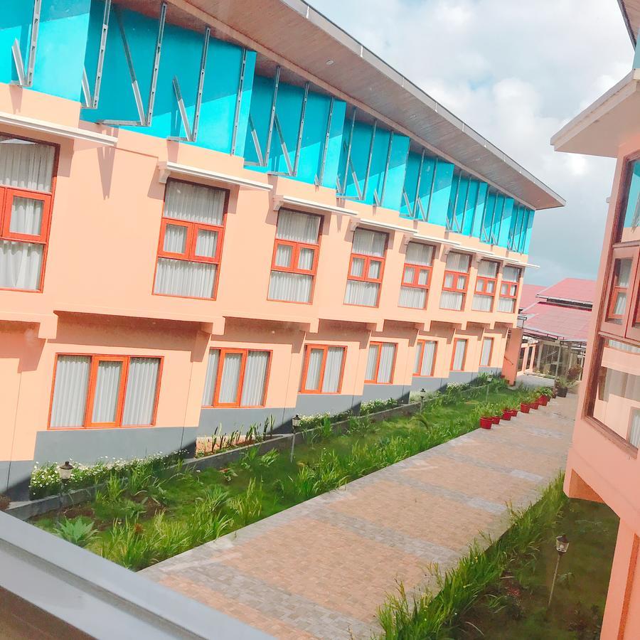 Revayah Hotels 루텡 외부 사진